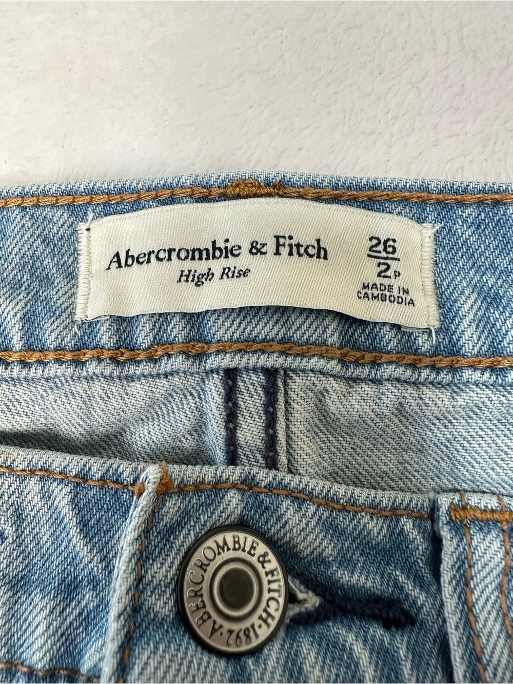 Abercrombie & Fitch High Rise Midi Skirt in Light Wash With Front Slit Size 2P - Picture 10 of 10